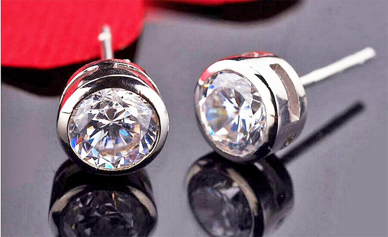COPPIA ORECCHINI IN Argento 925 Punto Luce 3mm Con Zirconi Brillanti Uomo Donna EUR 14,50 - IT COPPIA ORECCHINI IN Argento 925 Punto Luce 3mm Con Zirconi Brillanti Uomo Donna EUR 14,50 - IT
